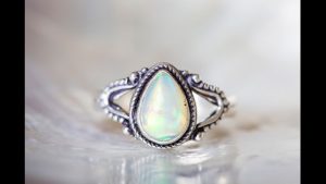 Opal-ring